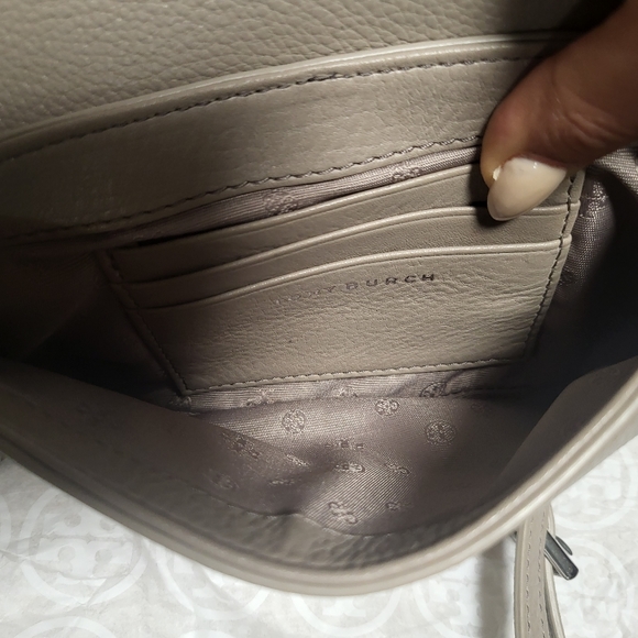 Tory Burch sling bag - Picture 11 of 11